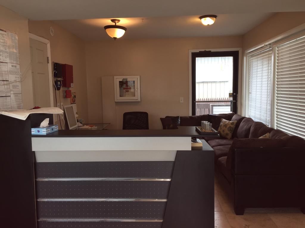 Hotel Charlee Sea Breeze Beach-Suites ซีไซด์ไฮทส์ ภายนอก รูปภาพ